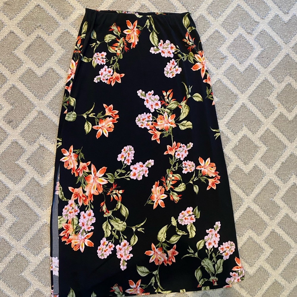 Tommy Bahama - Womens skirt with slit xxs